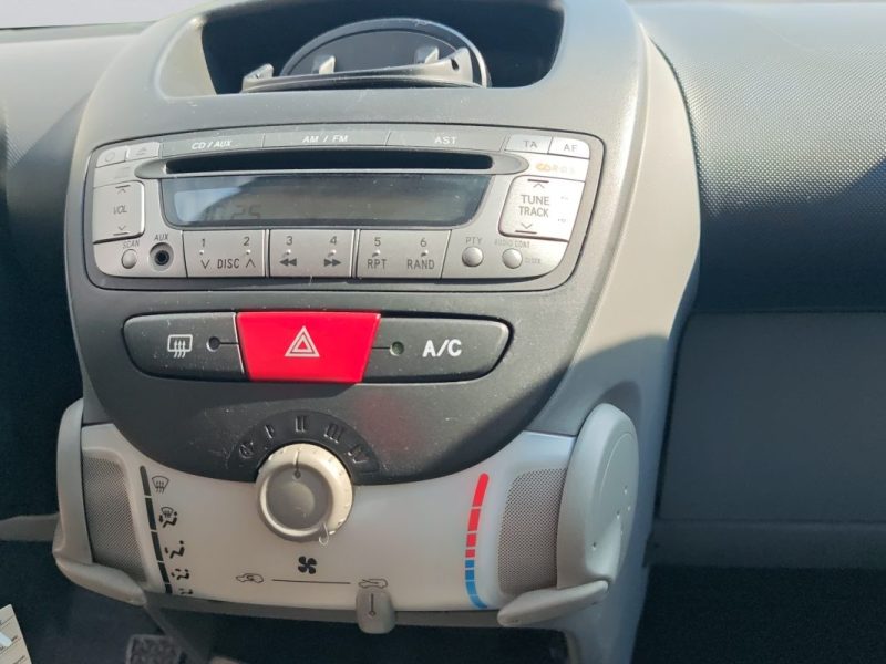 PEUGEOT 107 1.0E 12V TRENDY 2-TRONIC AUTOMATIQUE / CLIM / 5 PORTES / FAIBLE KILOMETRAGE
