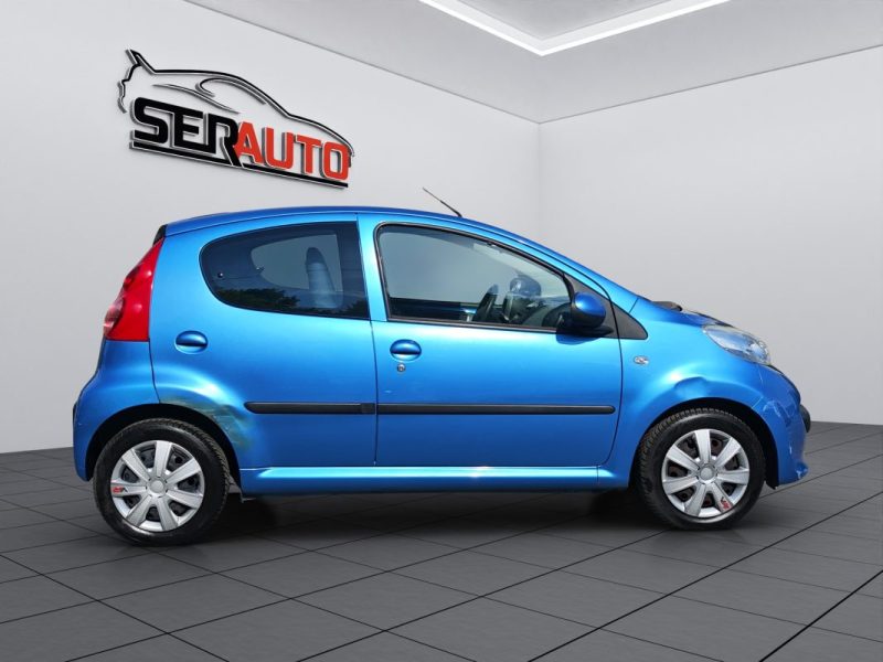 PEUGEOT 107 1.0E 12V TRENDY 2-TRONIC AUTOMATIQUE / CLIM / 5 PORTES / FAIBLE KILOMETRAGE