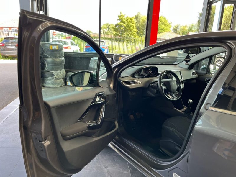 🚗 PEUGEOT 208 1.2 PURETECH 110ch ⚙️ TECH EDITION 📷 Caméra de recul 📱 Bluetooth 🧭 GPS