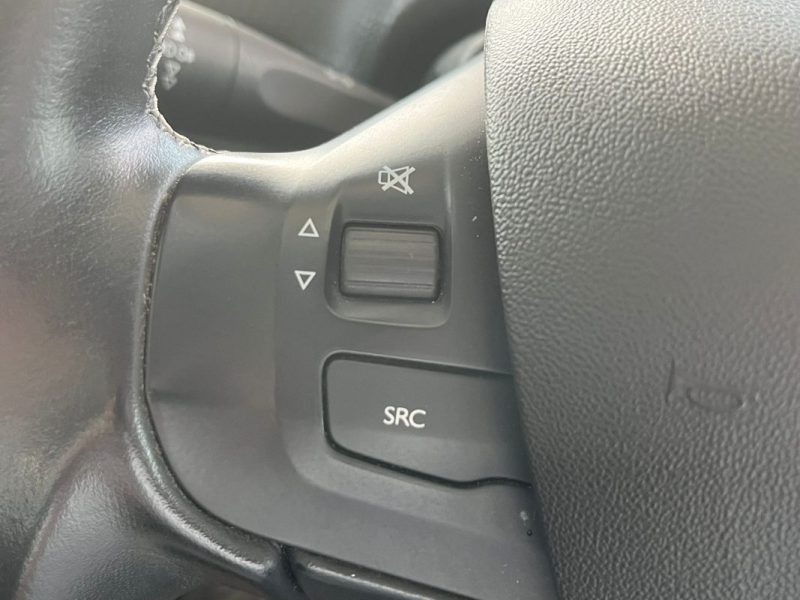 🚗 PEUGEOT 208 1.2 PURETECH 110ch ⚙️ TECH EDITION 📷 Caméra de recul 📱 Bluetooth 🧭 GPS