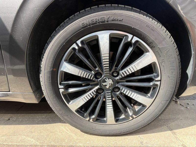 🚗 PEUGEOT 208 1.2 PURETECH 110ch ⚙️ TECH EDITION 📷 Caméra de recul 📱 Bluetooth 🧭 GPS