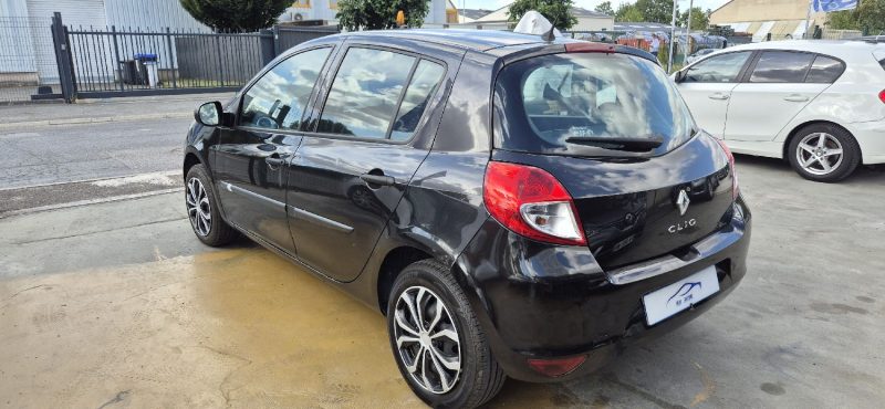 RENAULT CLIO III AUTHENTIQUE 1.2 16V 75CH 2011