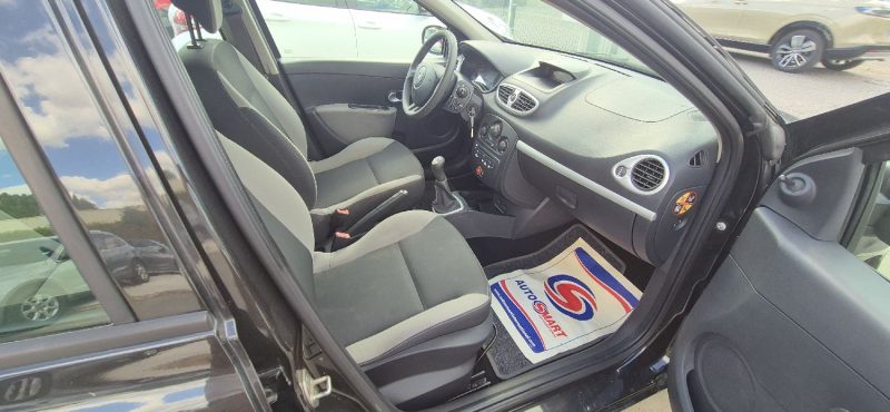 RENAULT CLIO III AUTHENTIQUE 1.2 16V 75CH 2011