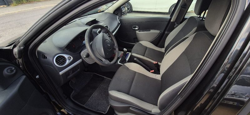 RENAULT CLIO III AUTHENTIQUE 1.2 16V 75CH 2011