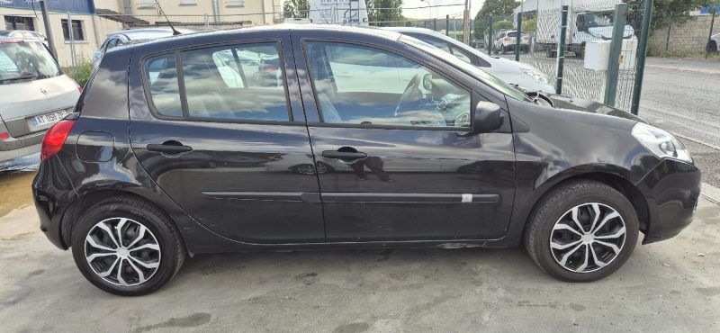 RENAULT CLIO III AUTHENTIQUE 1.2 16V 75CH 2011