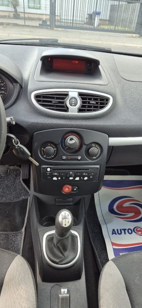 RENAULT CLIO III AUTHENTIQUE 1.2 16V 75CH 2011
