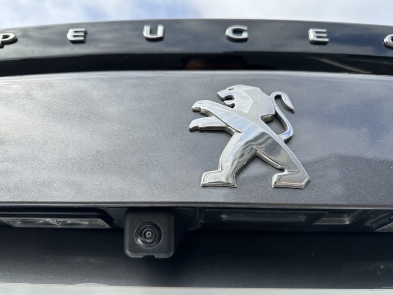 PEUGEOT 2008 II 1.2 PURE TECH 155 GT PACK EAT 2021 SUIVI & GARANTIE 6 MOIS