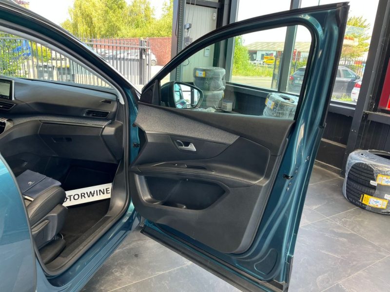 🚗 PEUGEOT 5008 II 1.6 BLUEHDI 120ch ⚙️ 📷 Caméra de recul 📱 Bluetooth 🪑 7 places