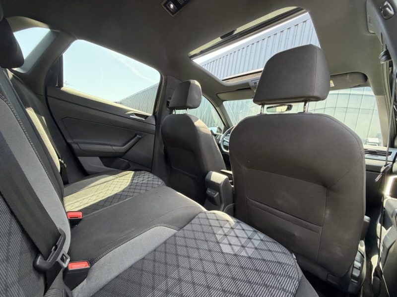 VOLKSWAGEN Polo VI R-LINE Phase 2 1.0 TSI 12V BMT DSG7 110 cv Boîte auto  