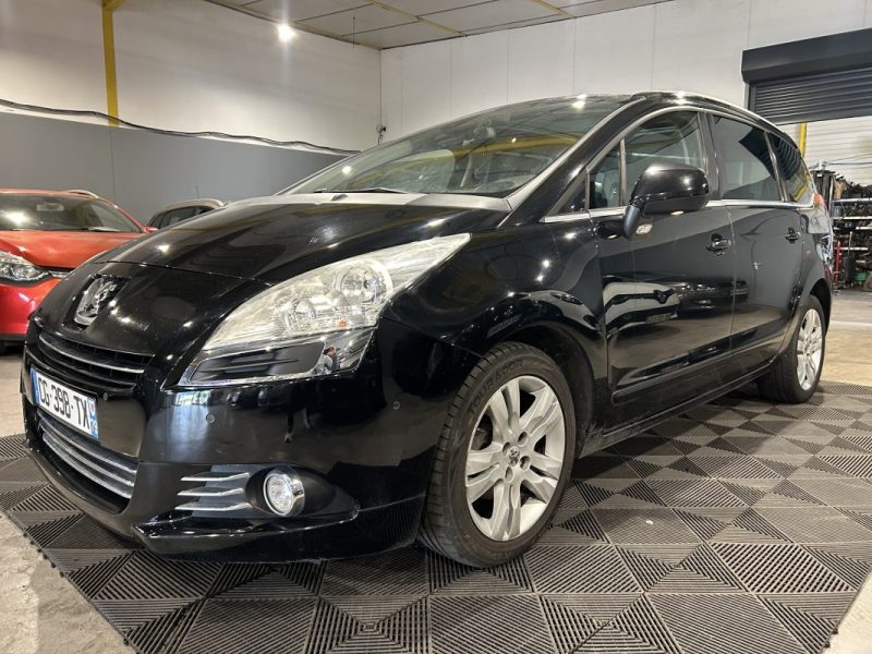PEUGEOT 5008 1.6 E-HDI 110CH ALLURE