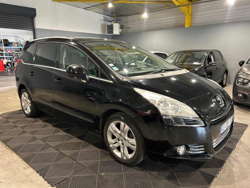 PEUGEOT 5008 1.6 E-HDI 110CH ALLURE