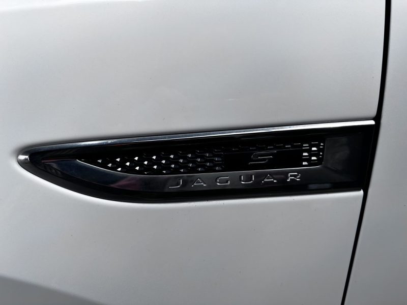 JAGUAR E-PACE 2.0D 150CV R-DYNAMIC S 2018
