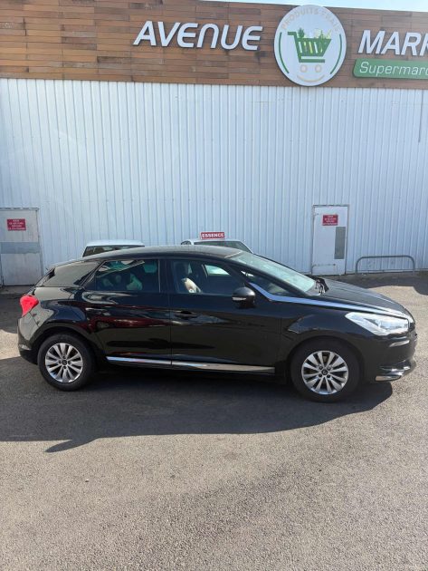 CITROEN DS5 1.6 BLUE HDI 120ch SPORT CHIC 