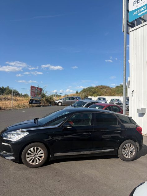 CITROEN DS5 1.6 BLUE HDI 120ch SPORT CHIC 