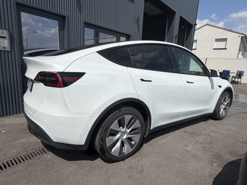TESLA MODEL Y STANDARD RWD 2023