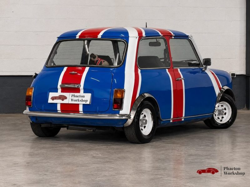 MINI CLASSIC 1984 – PEINTURE UNION JACK – 39 200 KM – ORIGINE FRANCE – TÉLÉPHONE D’ÉPOQUE FONCTIONNE