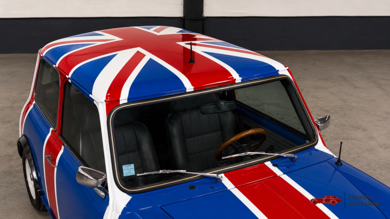 MINI CLASSIC 1984 – PEINTURE UNION JACK – 39 200 KM – ORIGINE FRANCE – TÉLÉPHONE D’ÉPOQUE FONCTIONNE