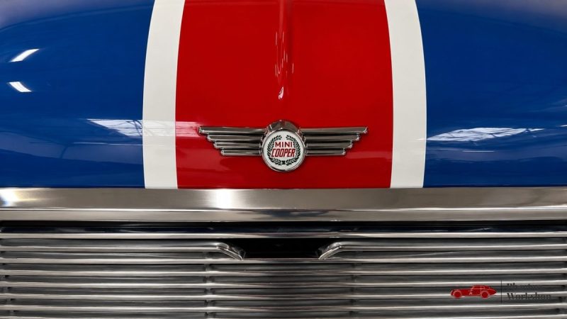 MINI CLASSIC 1984 – PEINTURE UNION JACK – 39 200 KM – ORIGINE FRANCE – TÉLÉPHONE D’ÉPOQUE FONCTIONNE