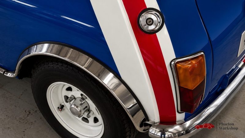 MINI CLASSIC 1984 – PEINTURE UNION JACK – 39 200 KM – ORIGINE FRANCE – TÉLÉPHONE D’ÉPOQUE FONCTIONNE