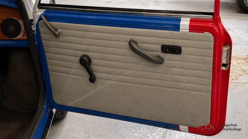 MINI CLASSIC 1984 – PEINTURE UNION JACK – 39 200 KM – ORIGINE FRANCE – TÉLÉPHONE D’ÉPOQUE FONCTIONNE