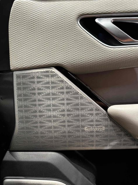 MAGNIFIQUE RANGE ROVER VELAR R-DYNAMIC V6 3.0D 300 CH (TOIT OUVRANT PANORAMIQUE, SIEGES CHAUFFANTS)