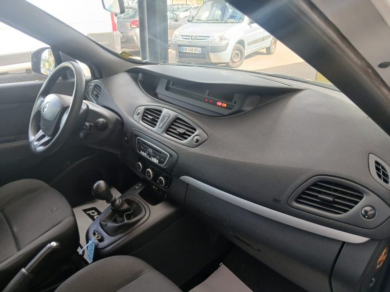 RENAULT SCENIC 1.5 DCI 95 cv Authentique eco²   2012
