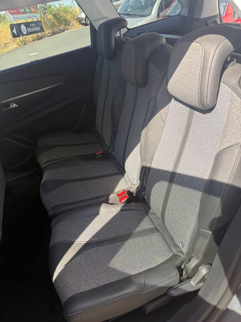PEUGEOT 5008 II 1.5 BLUE HDI 130 Allure EAT8 7 Places