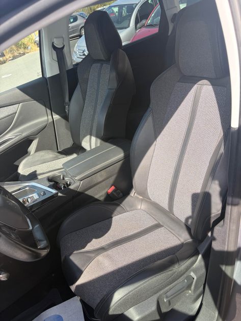 PEUGEOT 5008 II 1.5 BLUE HDI 130 Allure EAT8 7 Places