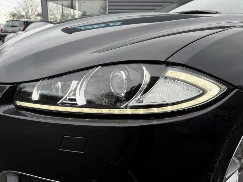 JAGUAR XF (2) 3.0 D V6 240 CH LUXE PREMIUM 2013