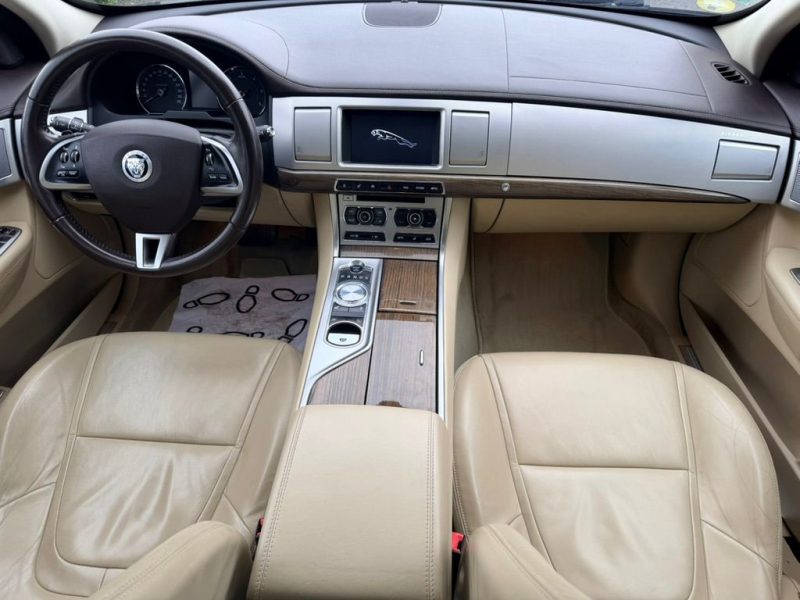 JAGUAR XF (2) 3.0 D V6 240 CH LUXE PREMIUM 2013