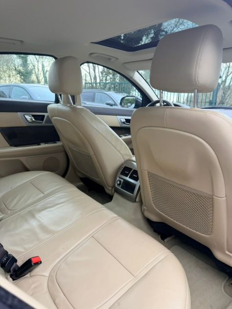 JAGUAR XF (2) 3.0 D V6 240 CH LUXE PREMIUM 2013
