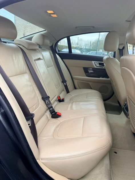 JAGUAR XF (2) 3.0 D V6 240 CH LUXE PREMIUM 2013