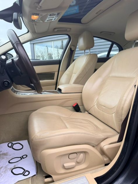 JAGUAR XF (2) 3.0 D V6 240 CH LUXE PREMIUM 2013