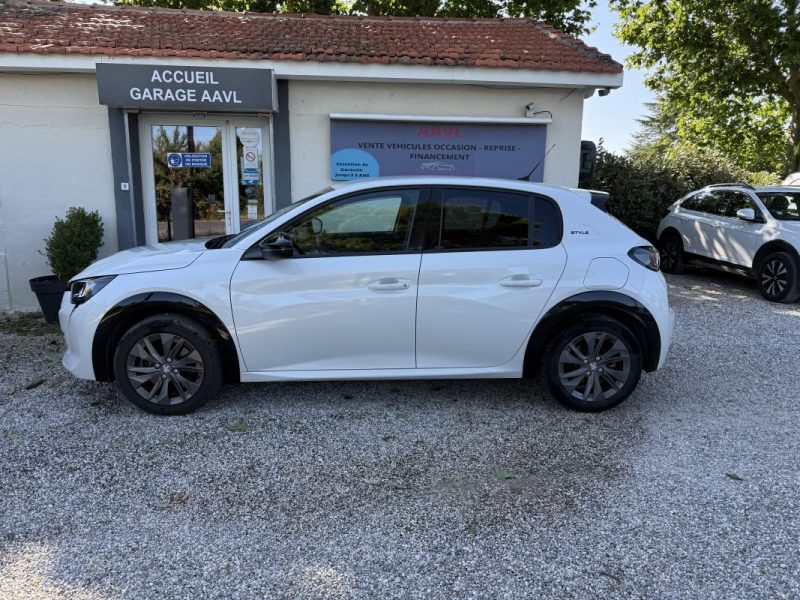 PEUGEOT 208 II 50KWH 136CH STYLE CAMÉRA CAR PLAY SOH 95% 2022