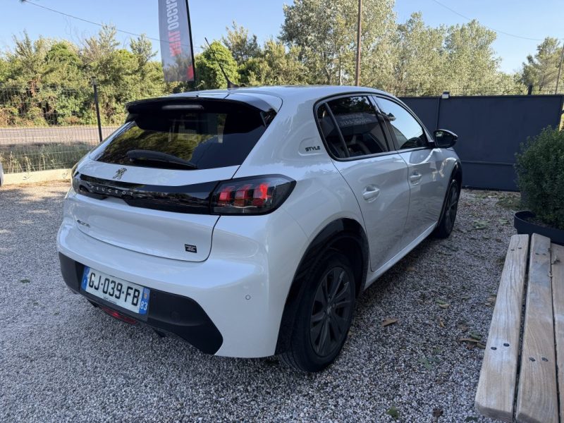 PEUGEOT 208 II 50KWH 136CH STYLE CAMÉRA CAR PLAY SOH 95% 2022