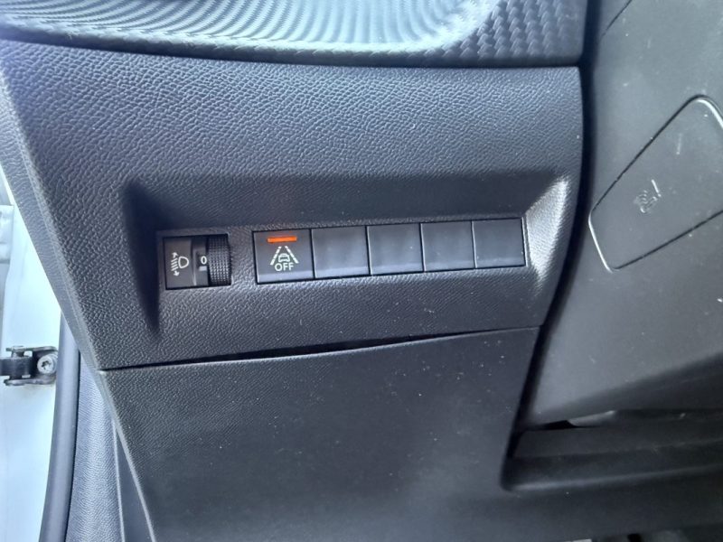PEUGEOT 208 II 50KWH 136CH STYLE CAMÉRA CAR PLAY SOH 95% 2022