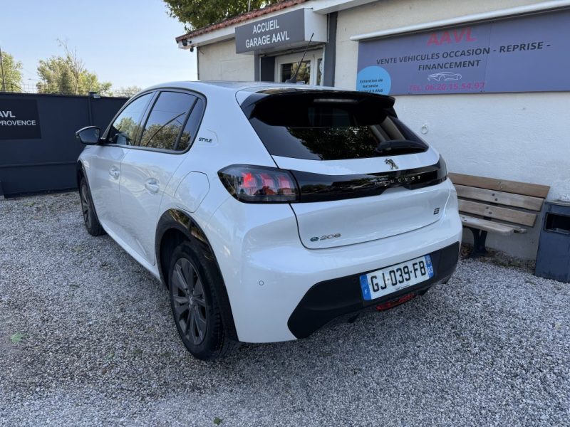 PEUGEOT 208 II 50KWH 136CH STYLE CAMÉRA CAR PLAY SOH 95% 2022