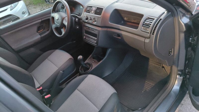 SKODA FABIA  2010