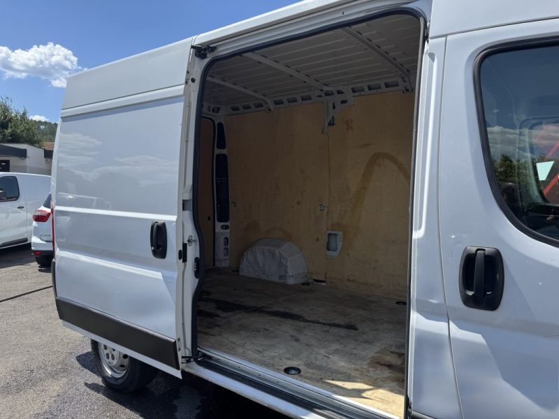 PEUGEOT BOXER 330 L2H1 2.2 BLUE HDI 120 PRO 2023 TTC
