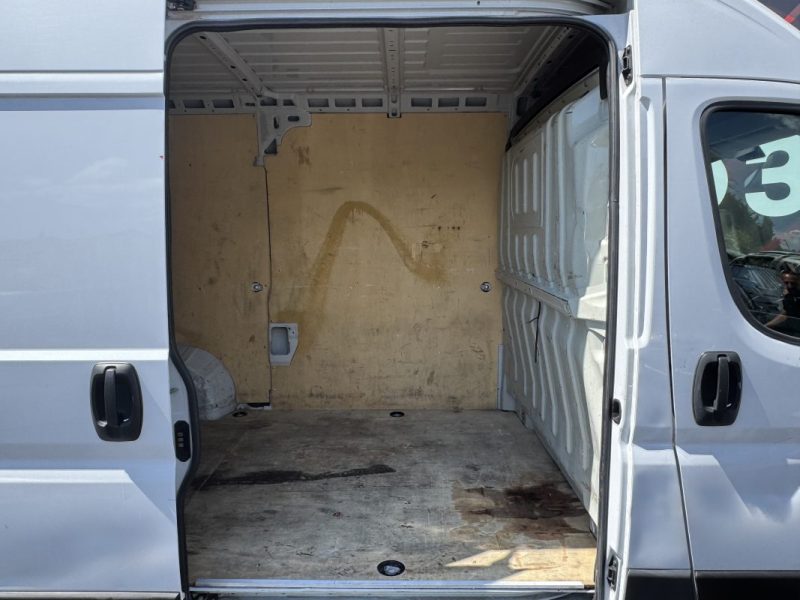 PEUGEOT BOXER 330 L2H1 2.2 BLUE HDI 120 PRO 2023 TTC
