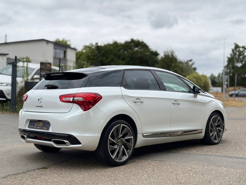 Citroën DS5 Blue HDI 180 CH Sport chic - Bluetooth - Boîte Auto - GPS - Révisée & Garantie 6 Mois