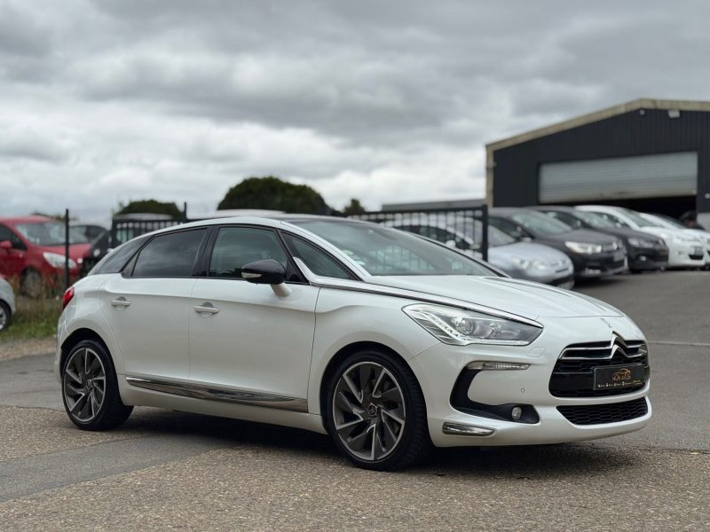 Citroën DS5 Blue HDI 180 CH Sport chic - Bluetooth - Boîte Auto - GPS - Révisée & Garantie 6 Mois