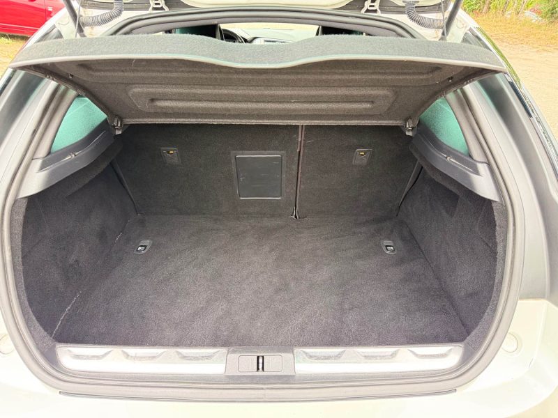 Citroën DS5 Blue HDI 180 CH Sport chic - Bluetooth - Boîte Auto - GPS - Révisée & Garantie 6 Mois