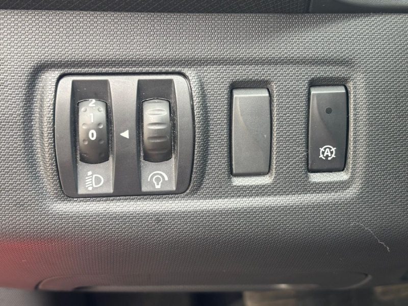 RENAULT CLIO IV 0.9 TCE 90 ZEN 