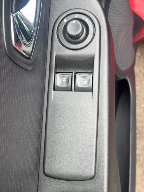 RENAULT CLIO IV 0.9 TCE 90 ZEN 