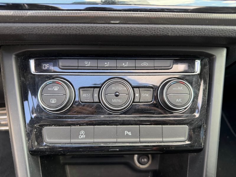  VOLKSWAGEN Touran II 1.6 TDI 16V BlueMotion DSG7 115 cv Boîte auto Connect