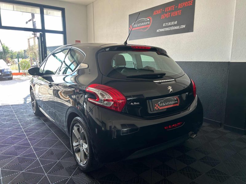 PEUGEOT 208 ALLURE 1.2 VTI 82 