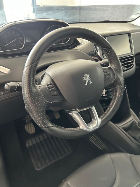 PEUGEOT 208 ALLURE 1.2 VTI 82 