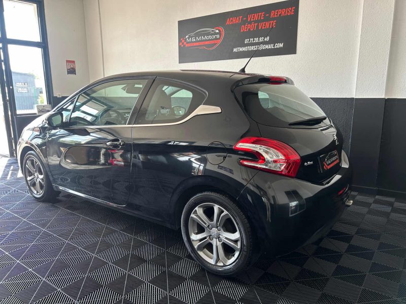 PEUGEOT 208 ALLURE 1.2 VTI 82 