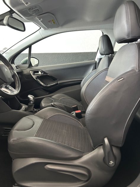 PEUGEOT 208 ALLURE 1.2 VTI 82 